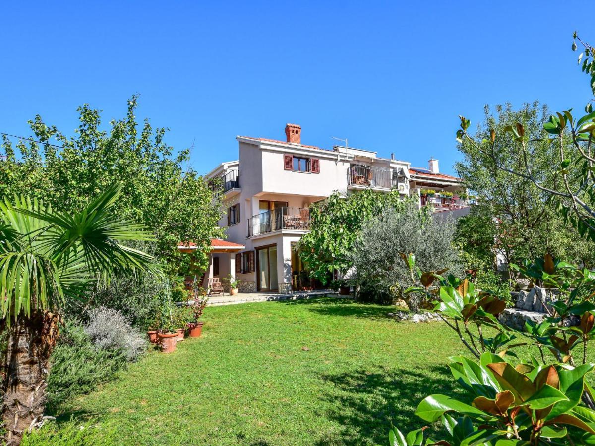 Nice apartment in Crikvenica with 1 Bedrooms&WiFi Buitenkant foto