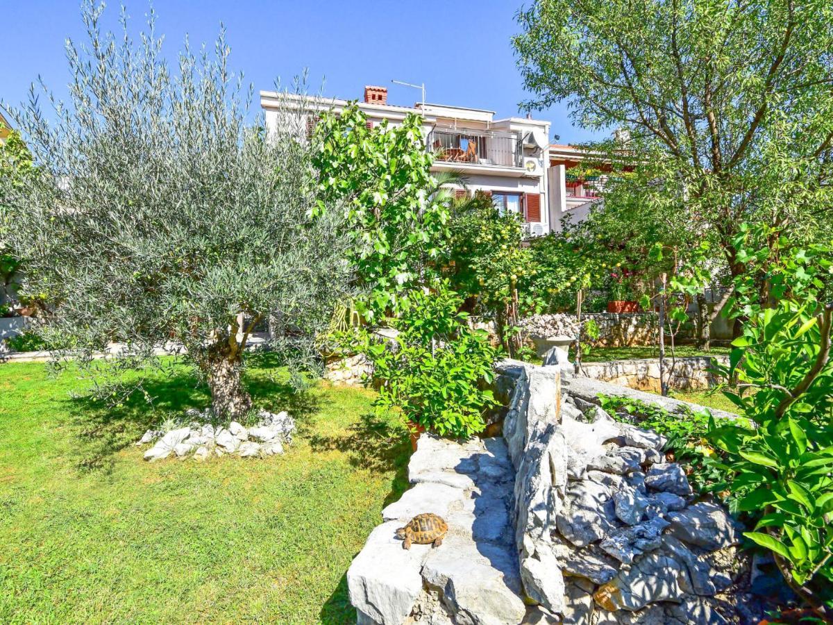 Nice apartment in Crikvenica with 1 Bedrooms&WiFi Buitenkant foto